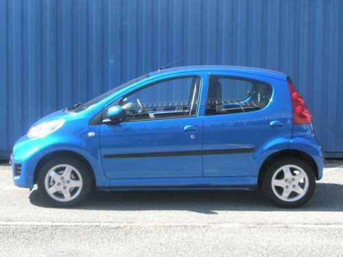 Peugeot 107 5dr: 4 фото