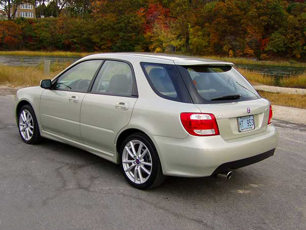 Saab 9-2X: 11 фото