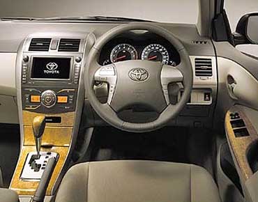 Toyota Corolla Axio: 06 фото