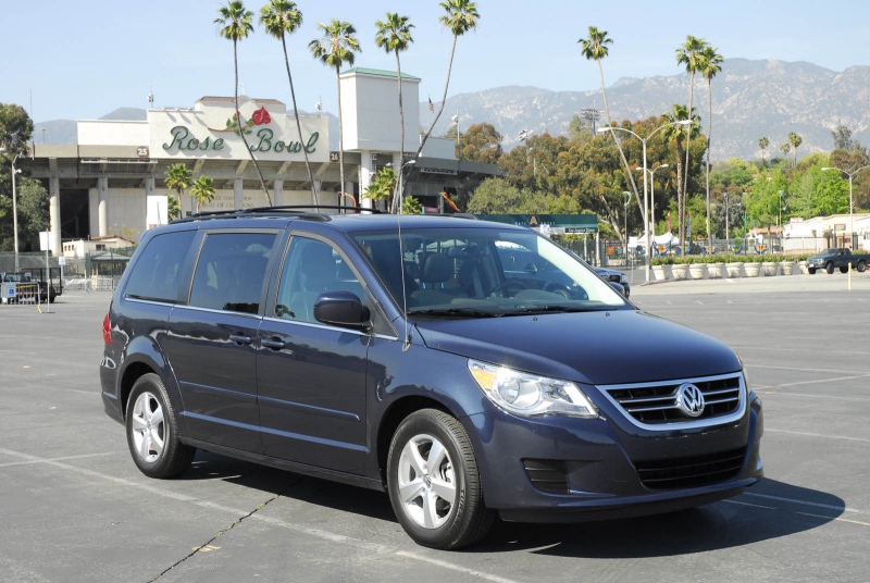 Volkswagen Routan: 2 фото